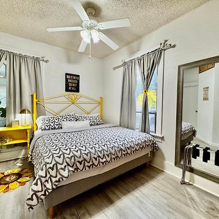 Seattle Home With 2 Bedrooms A King Bed Queen Bed And An Extra Sofa Bed Located 10 Minutes From Seatac Airport And 20 Minutes From Downtown Εξωτερικό φωτογραφία