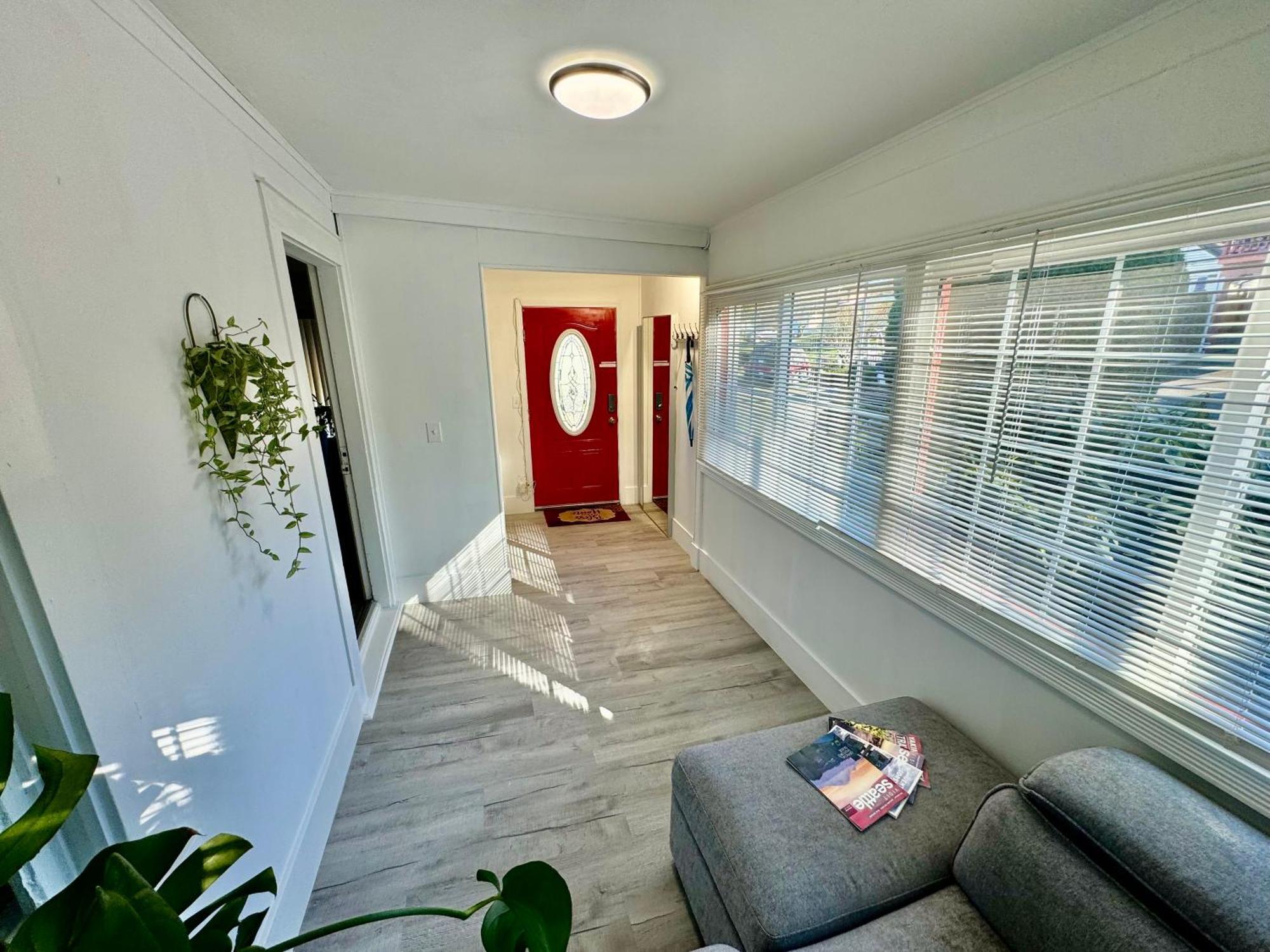 Seattle Home With 2 Bedrooms A King Bed Queen Bed And An Extra Sofa Bed Located 10 Minutes From Seatac Airport And 20 Minutes From Downtown Εξωτερικό φωτογραφία