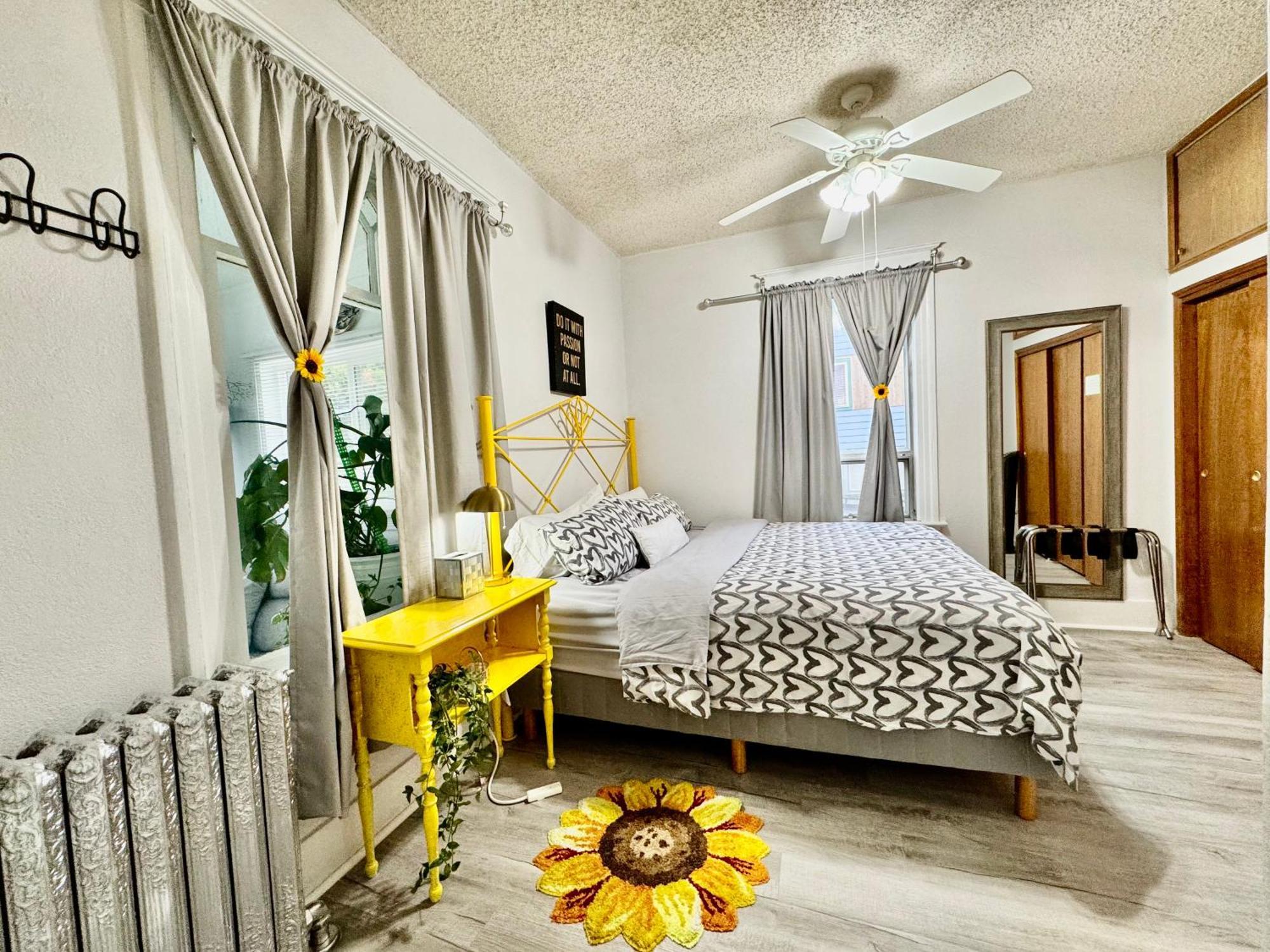 Seattle Home With 2 Bedrooms A King Bed Queen Bed And An Extra Sofa Bed Located 10 Minutes From Seatac Airport And 20 Minutes From Downtown Εξωτερικό φωτογραφία