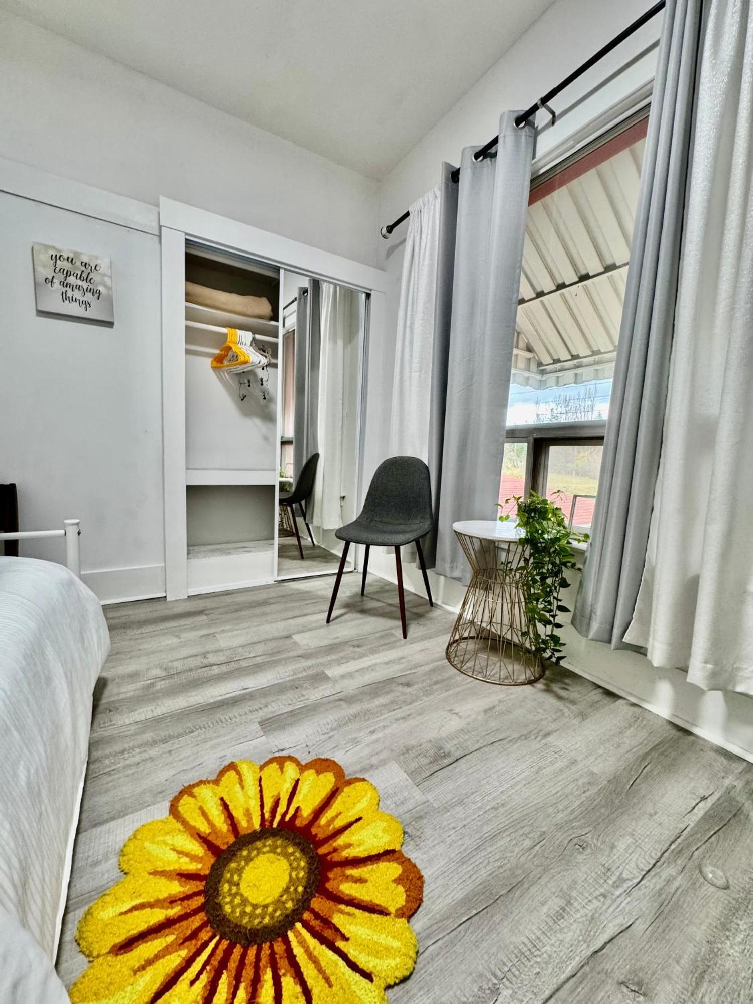 Seattle Home With 2 Bedrooms A King Bed Queen Bed And An Extra Sofa Bed Located 10 Minutes From Seatac Airport And 20 Minutes From Downtown Εξωτερικό φωτογραφία