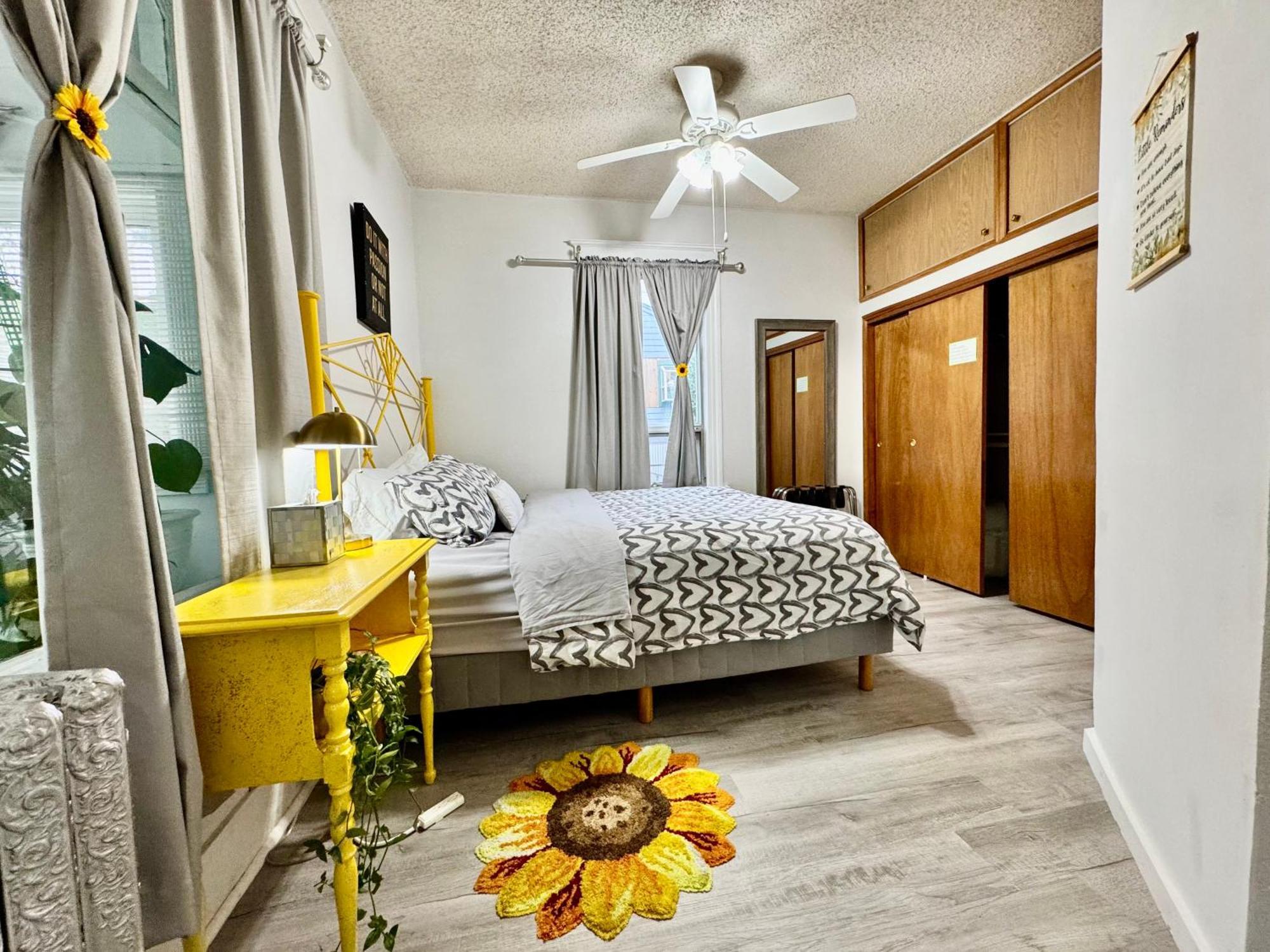 Seattle Home With 2 Bedrooms A King Bed Queen Bed And An Extra Sofa Bed Located 10 Minutes From Seatac Airport And 20 Minutes From Downtown Εξωτερικό φωτογραφία